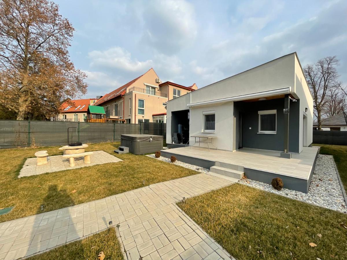 Sorrento Deluxe Apartment - Jacuzzi Siofok Exterior photo